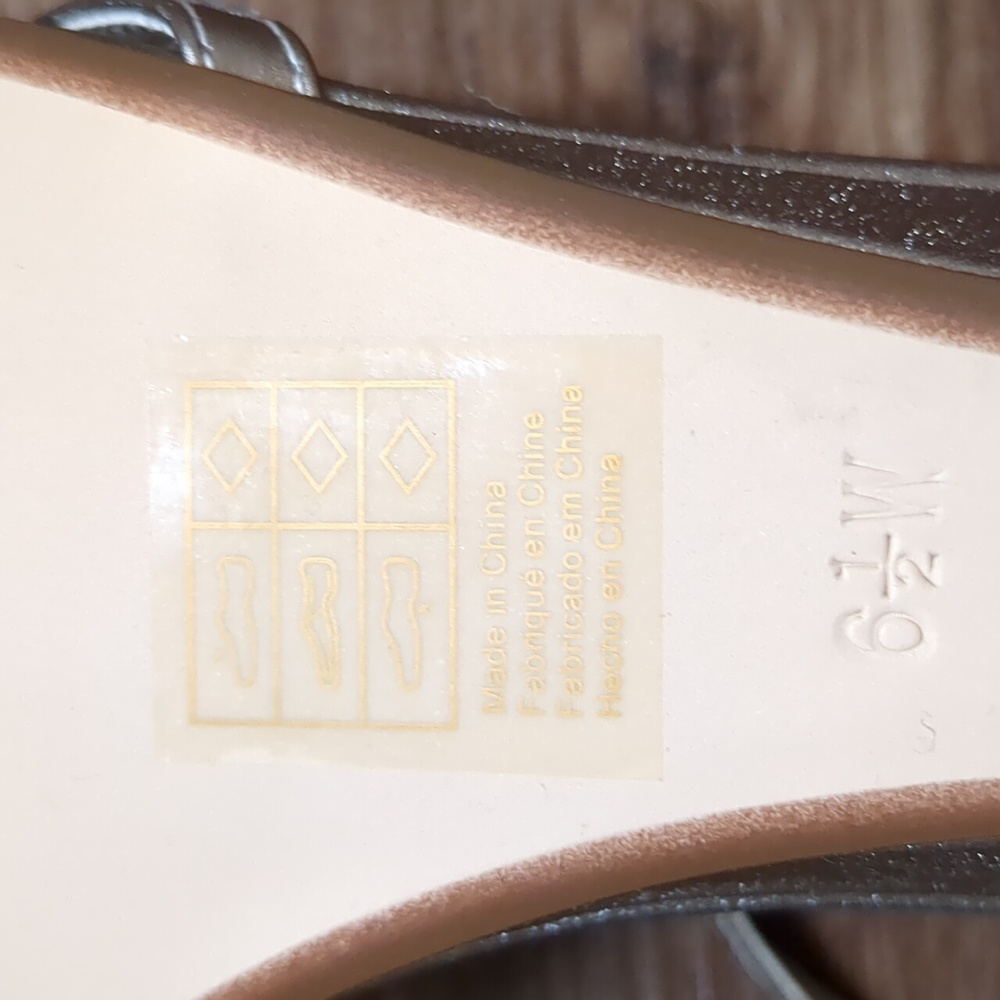 New, Benjamin Walk Sandals - Picture 5 of 7